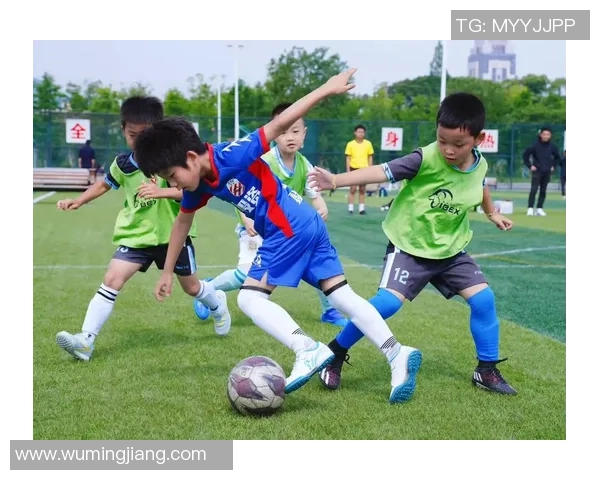 足球翱翔梦想起航在绿茵场上书写青春与激情的传奇故事